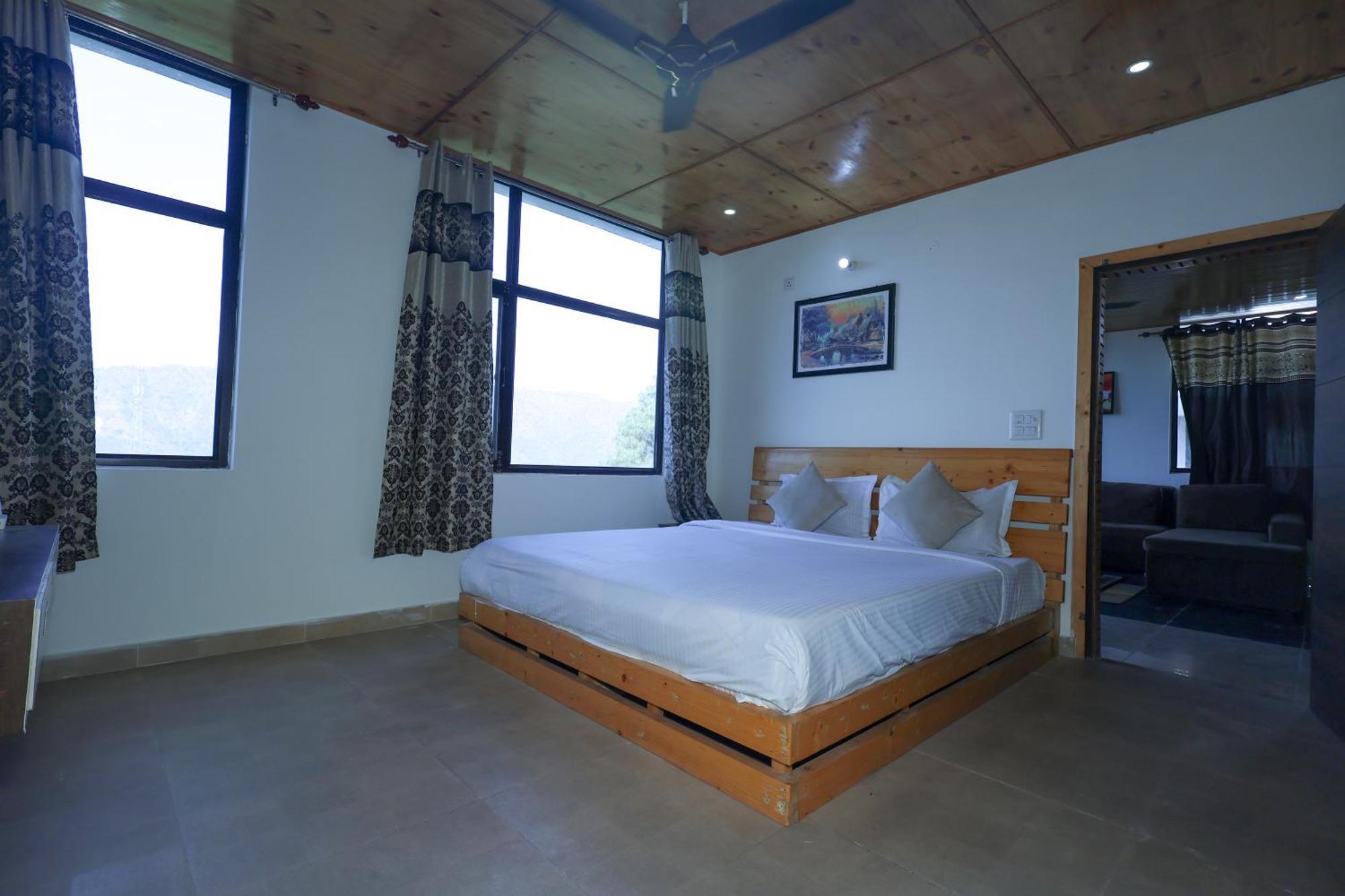 דירות Cozy Heavenn 2Bhk I Kasauli I Mountain View 93O68I282O מראה חיצוני תמונה