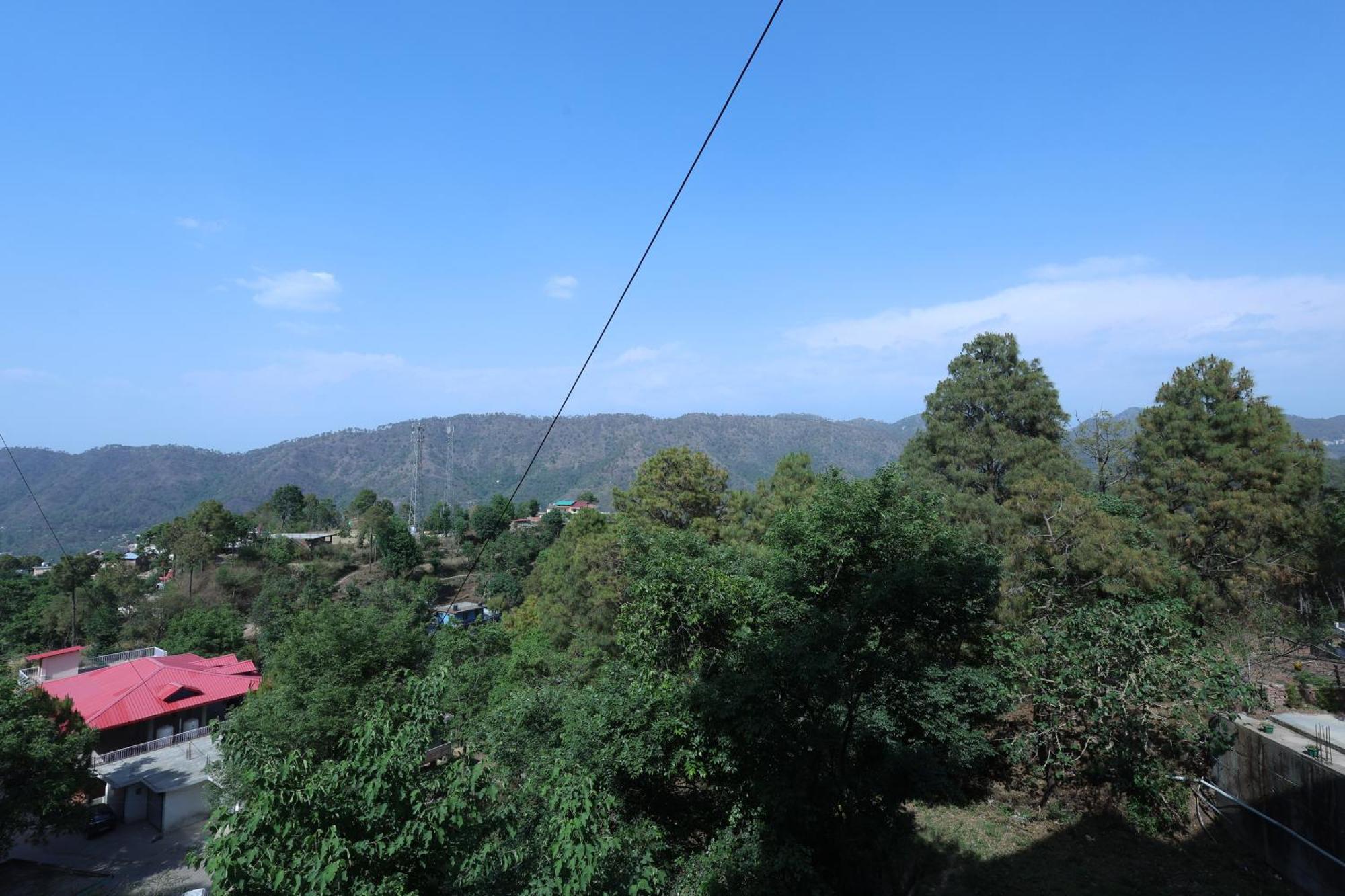 דירות Cozy Heavenn 2Bhk I Kasauli I Mountain View 93O68I282O מראה חיצוני תמונה